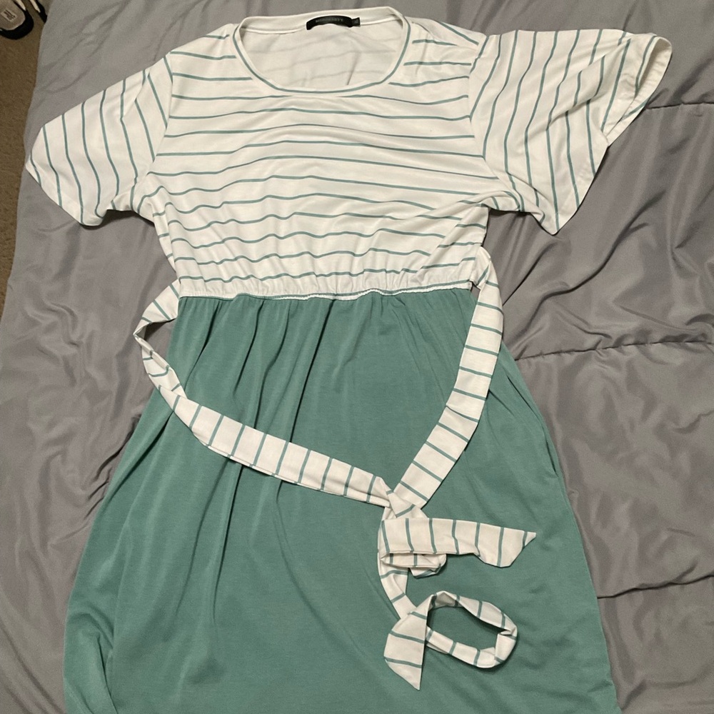 Chic Striped White and Green Midi Dress